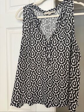 LOFT Black and White Sleeveless Geometric Print Blouse